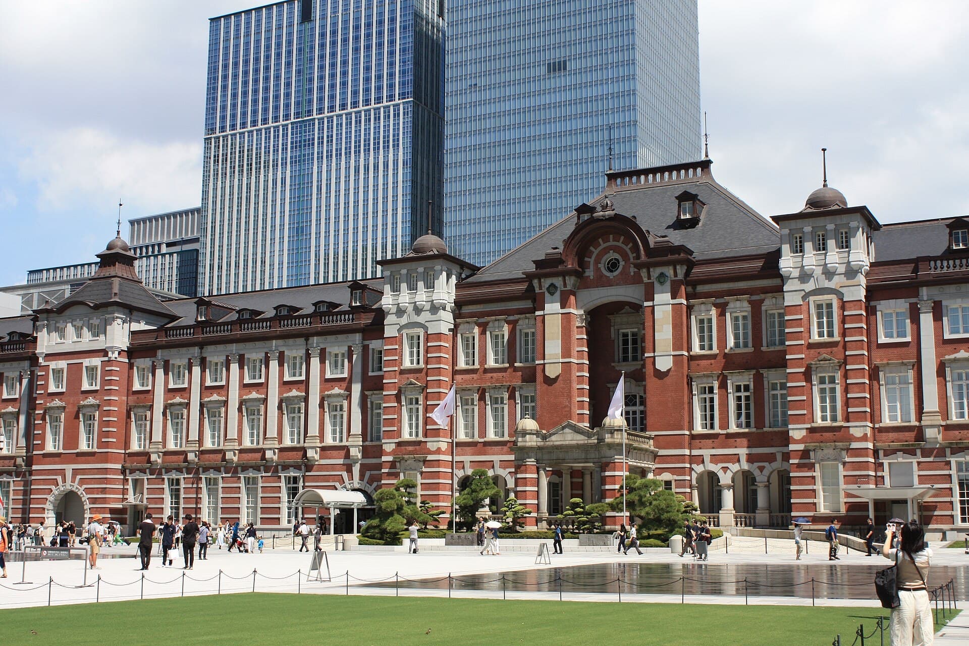 The red-brick Marunouchi building of Tokyo Station on a sunny day