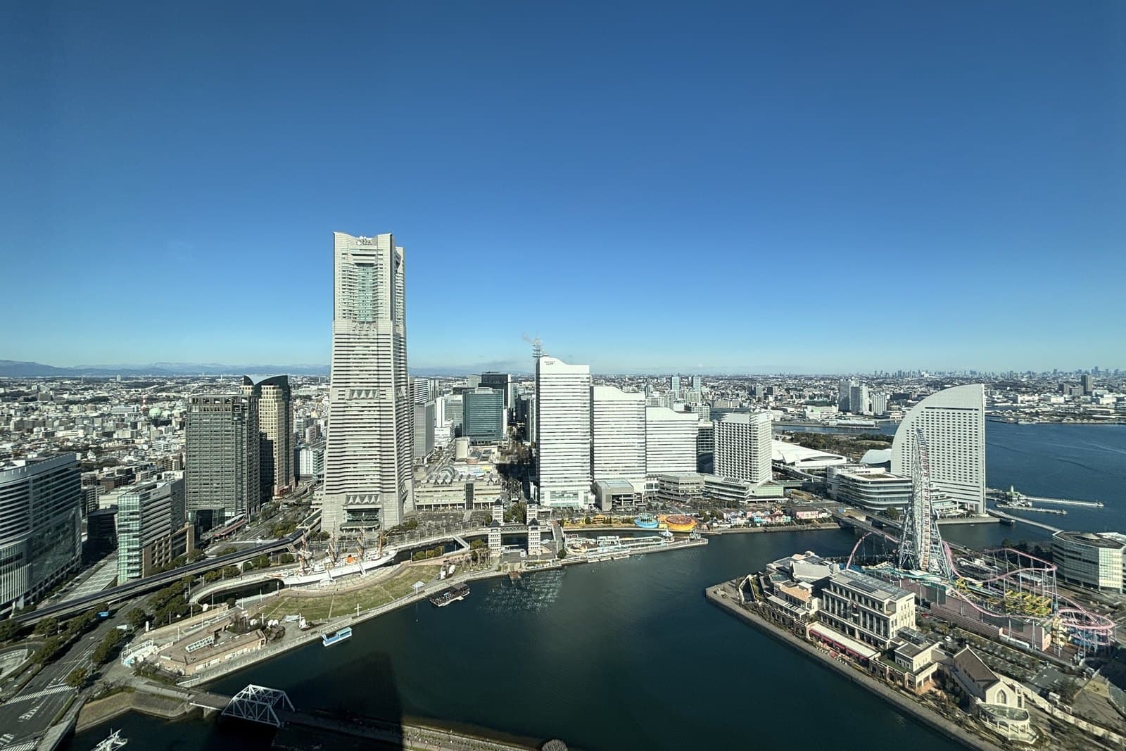 El frente marítimo de Minato Mirai en Yokohama visto desde arriba