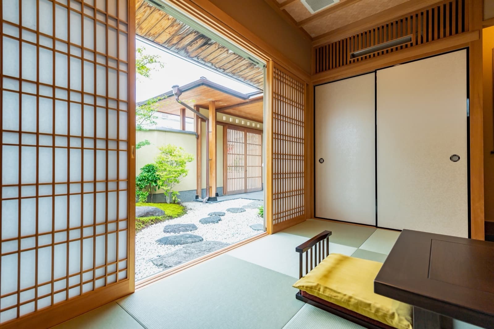 Japan Minpaku Rules 2026: Is Private Lodging Legal & How to Book Safely
