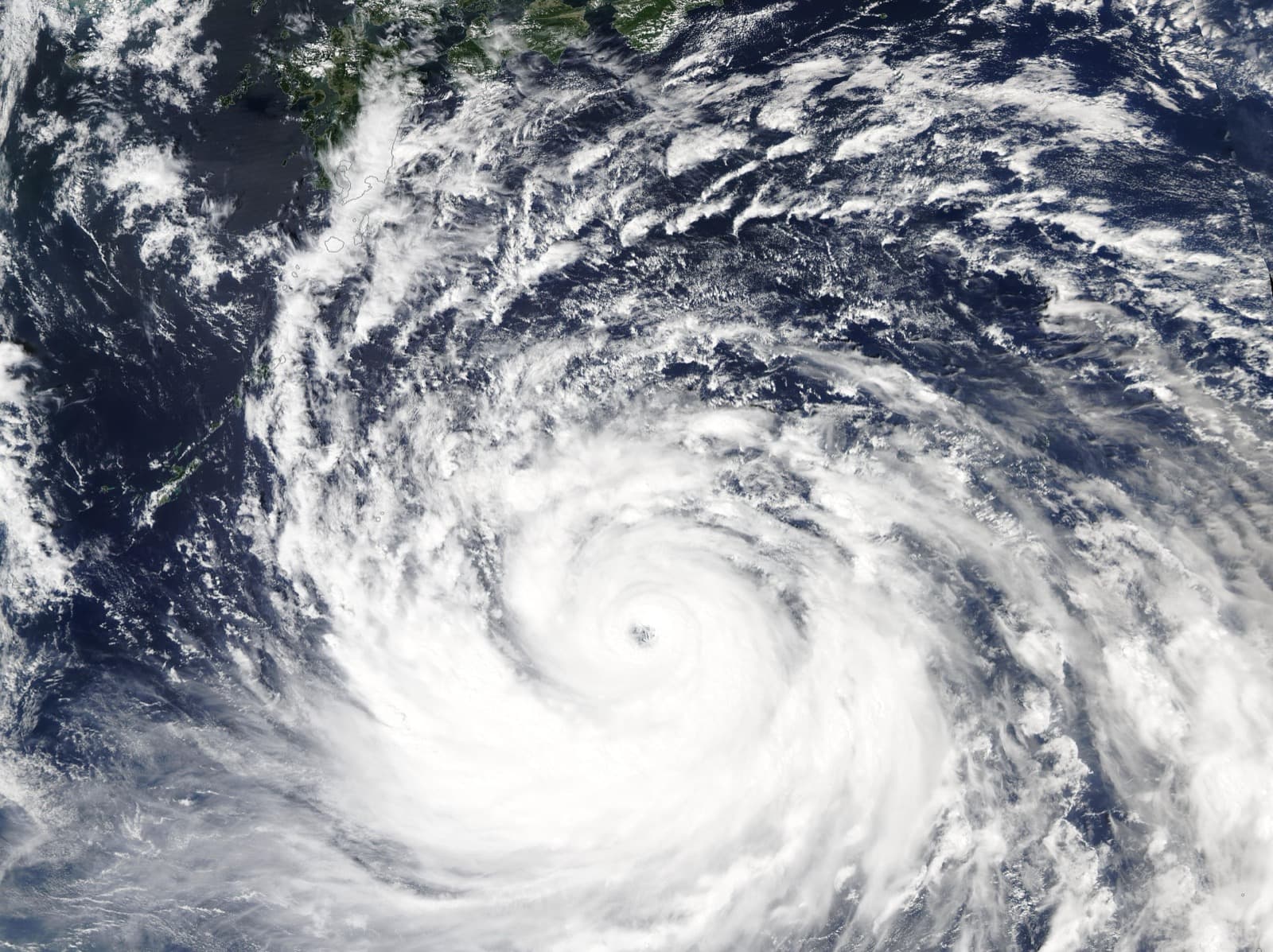 Japan Typhoon Tracker 2026: Latest Track, Live Tools & the Season Outlook