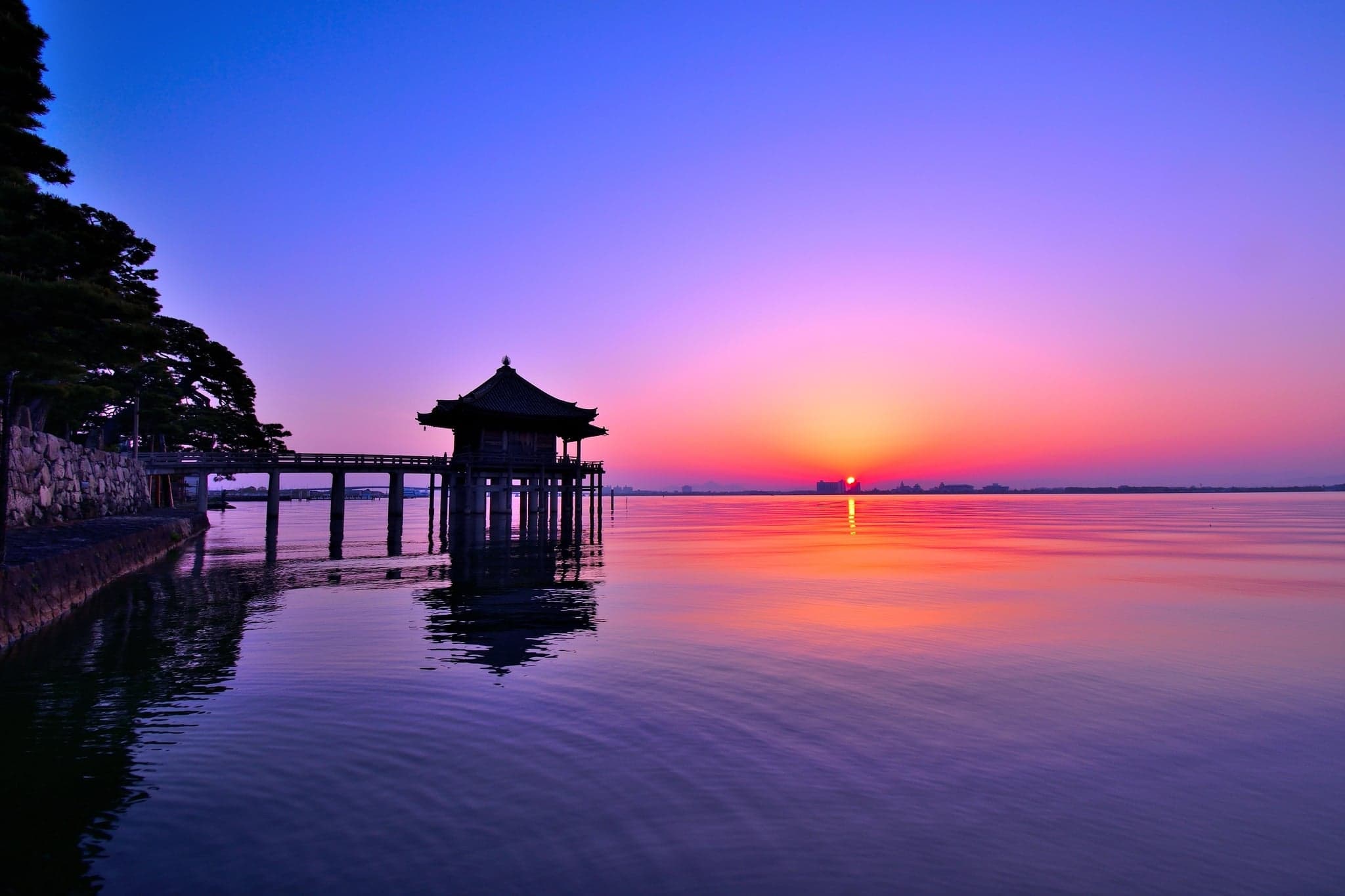 Japan Luxury Tours 2026–27: Self-Guided Routes With the Imperial Hotel, Green Car and Private Taxis (Real Prices)